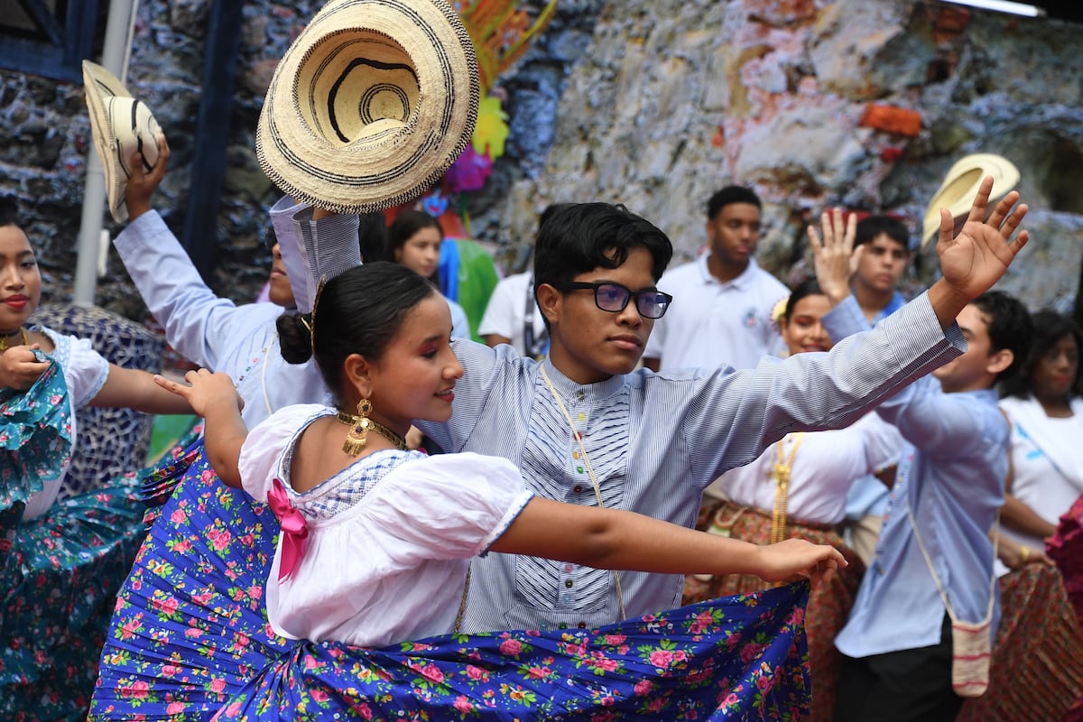 ‘Ya están aquí los desfiles patrios’: Conoce las rutas y prepárate para un fin de semana de pasión patriótica