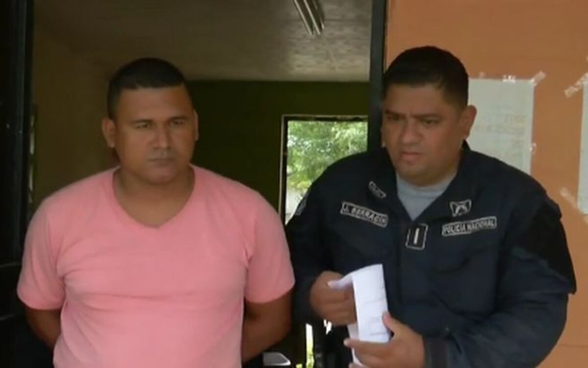 ¡PIDE PERDÓN! Hombre que amenazó con machete a vendedores de limones 