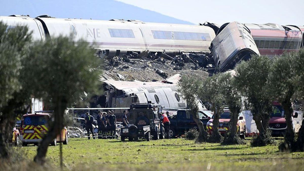 Lo último: Panameño sobrevive a choque de trenes en España y relata los momentos de angustia que vivió