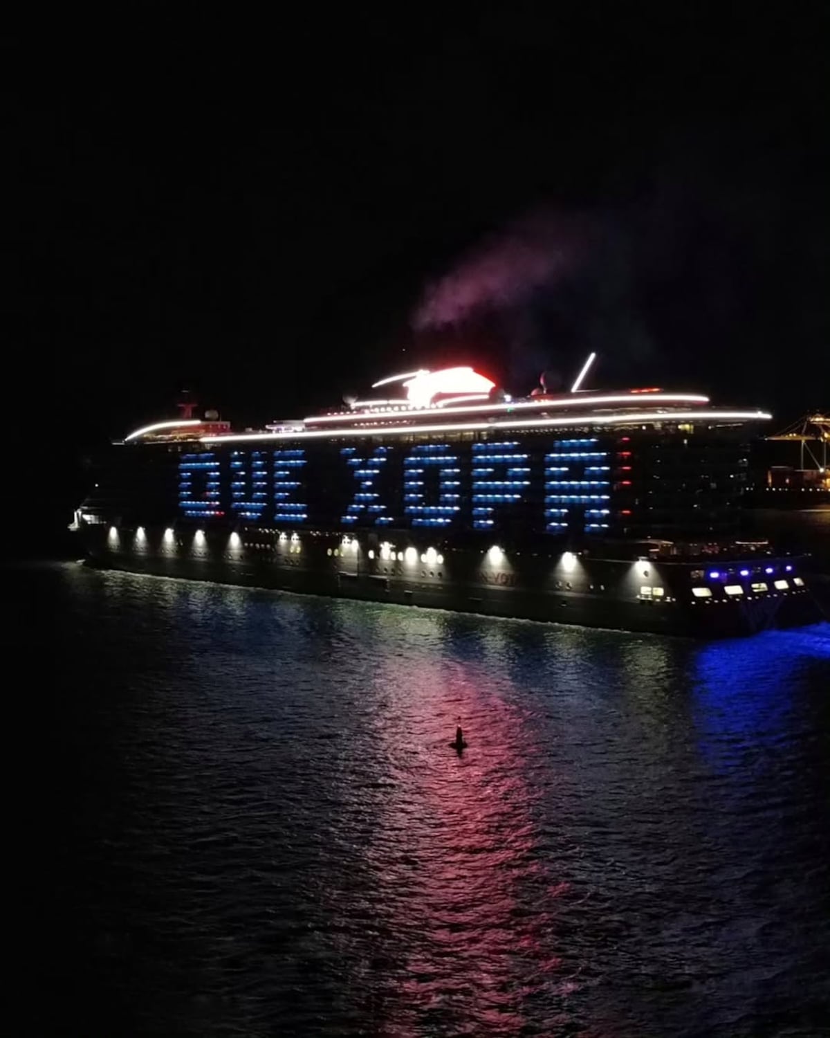 ‘Que Xopa’: La ‘Brilliant Lady’ saluda a todo Panamá desde el Canal