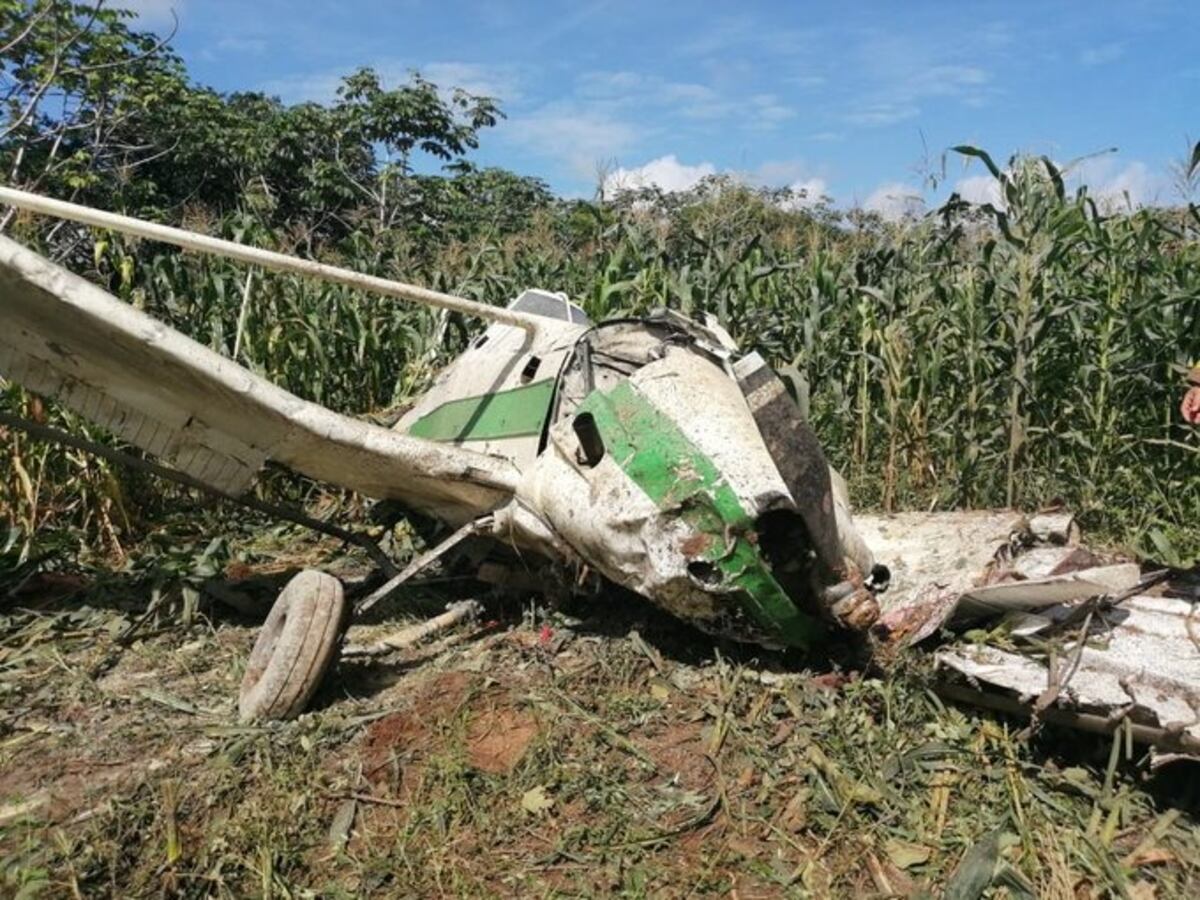 Avioneta se accidenta y cae en un maizal en Barú. Piloto venezolano resulta herido