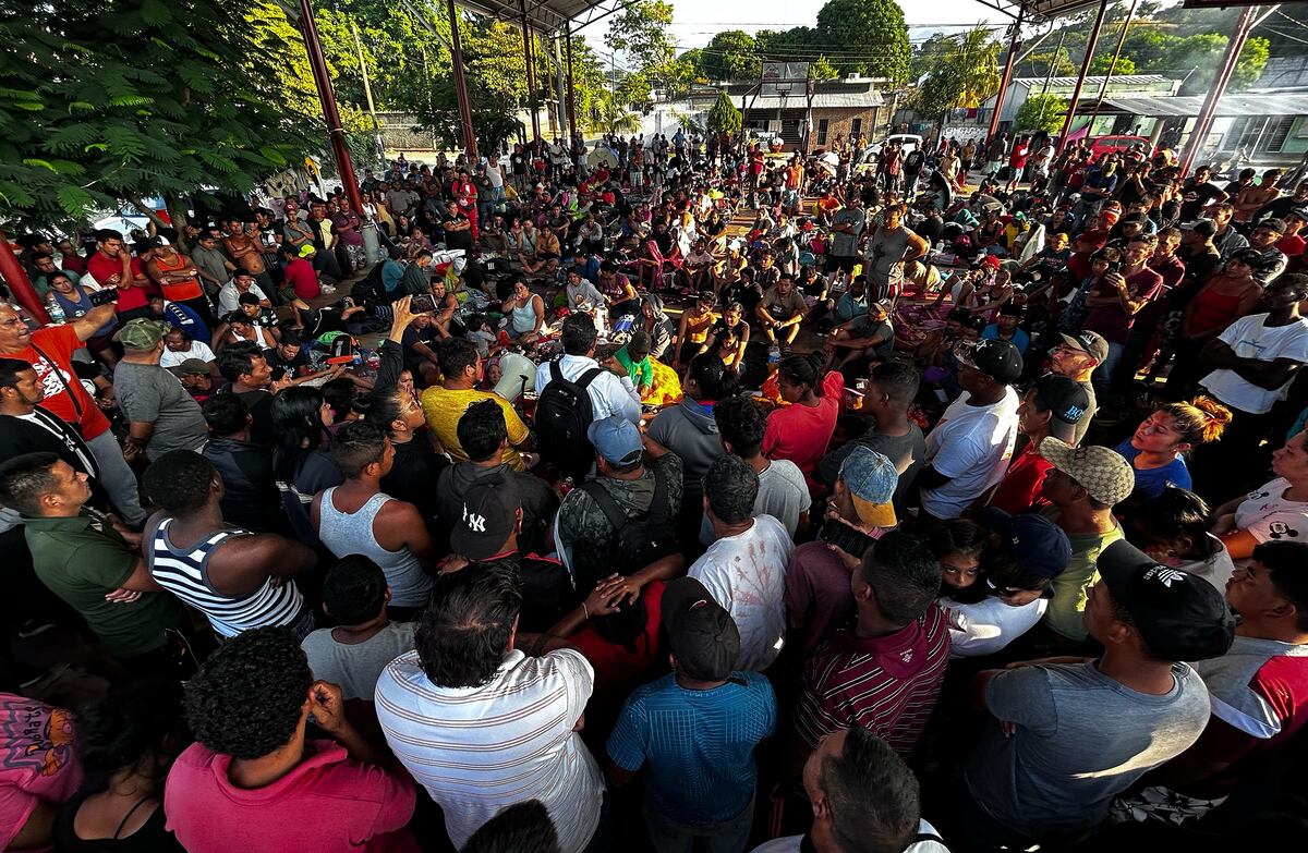 Unos 2.000 migrantes abandonan caravana y avanzan solos en sur de México