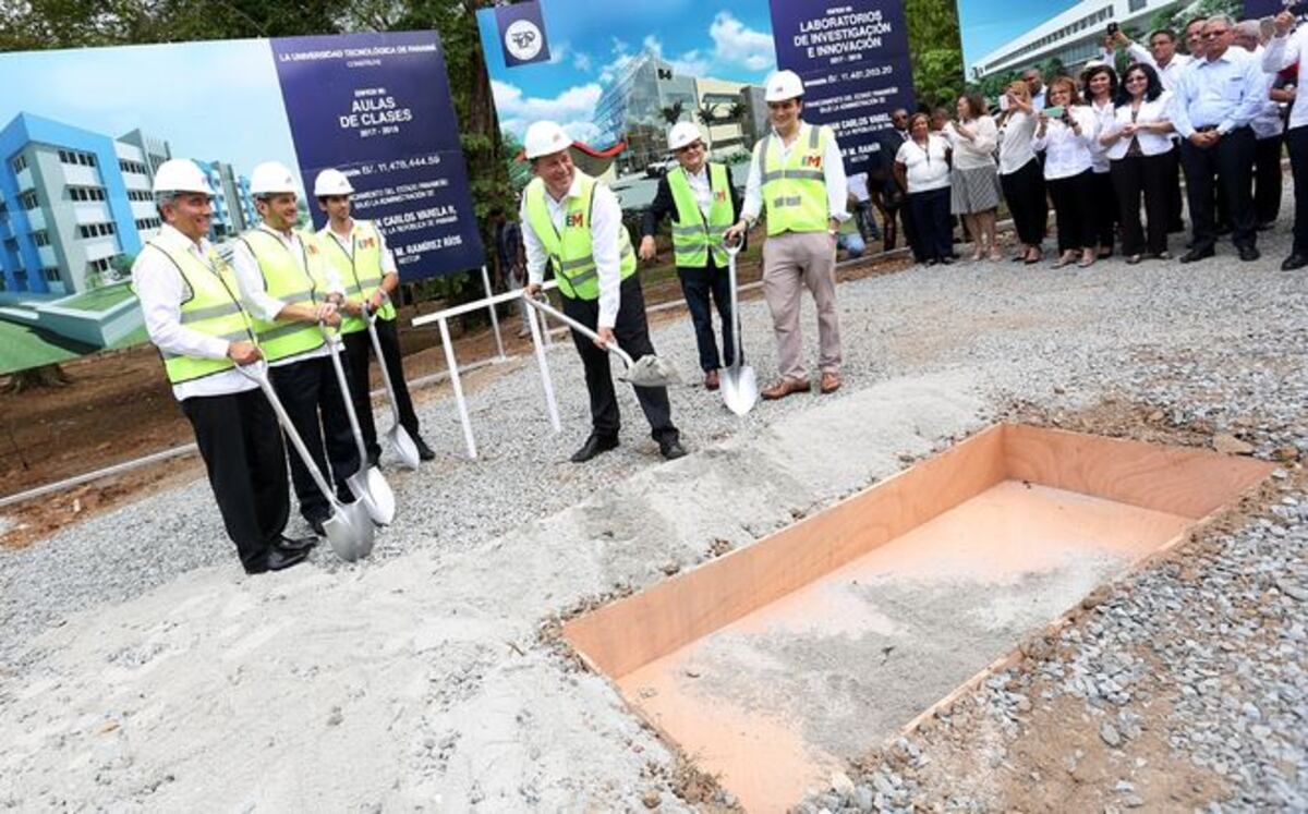 Varela pone en marcha construcción de nueva infraestructura en la UTP