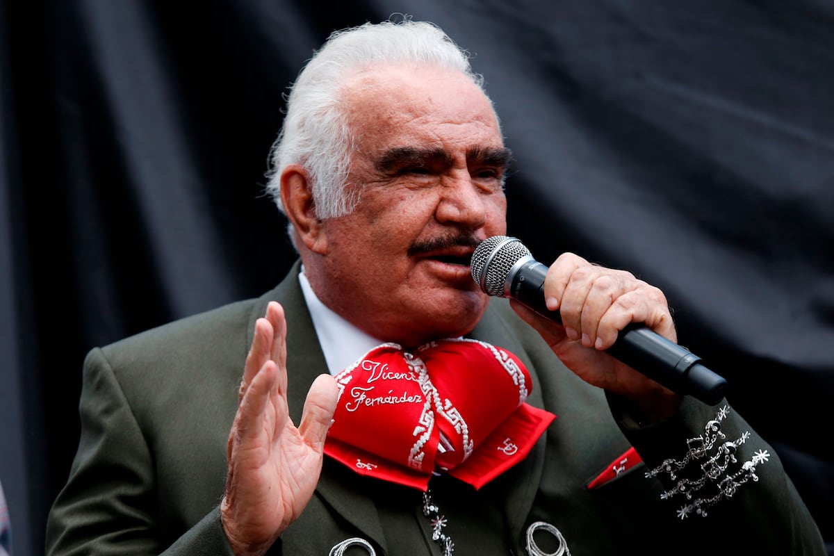 Vicente Fernández sale de terapia intensiva tras accidente que sufrió en agosto