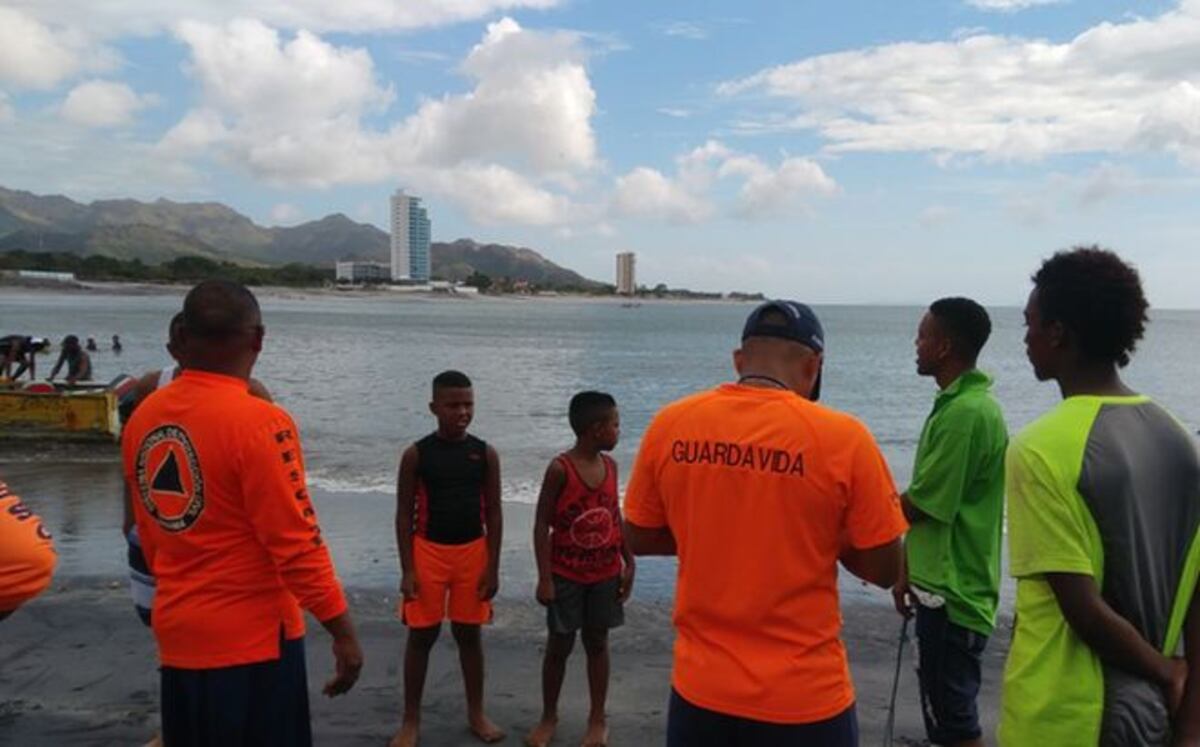 ¡ENHORABUENA! Sinaproc rescató a unos pesqueros que naufragaron en alta mar 