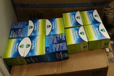 Aduanas alerta sobre ungüentos falsificados: decomisan cargamento de Vick Vaporub adulterado