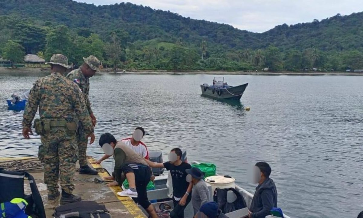 Drama en alta mar: Rescate de 74 migrantes en dos embarcaciones clandestinas en Guna Yala