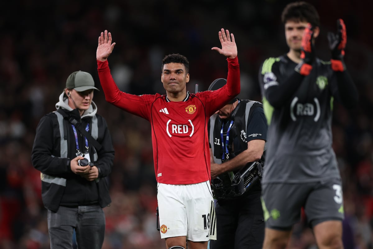 Manchester United acaricia la Champions y se prende Old Trafford