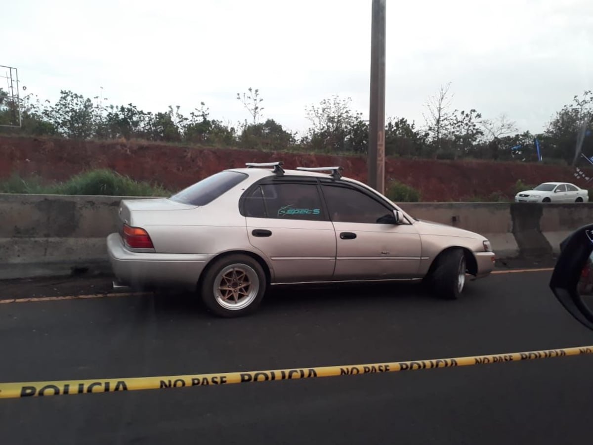 Querían robarle a SPI y este le disparó. Encañonaron a su hija. Video