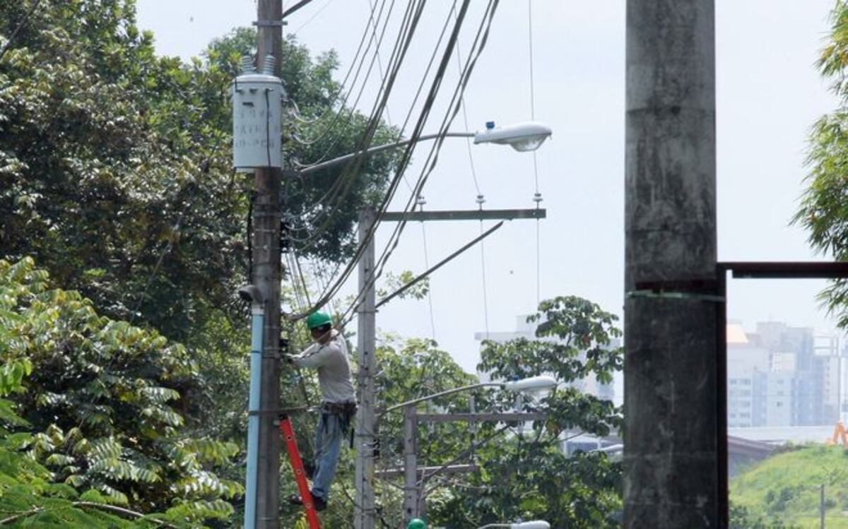 Querían data gratis. Por robar Internet y cable le imputan cargos