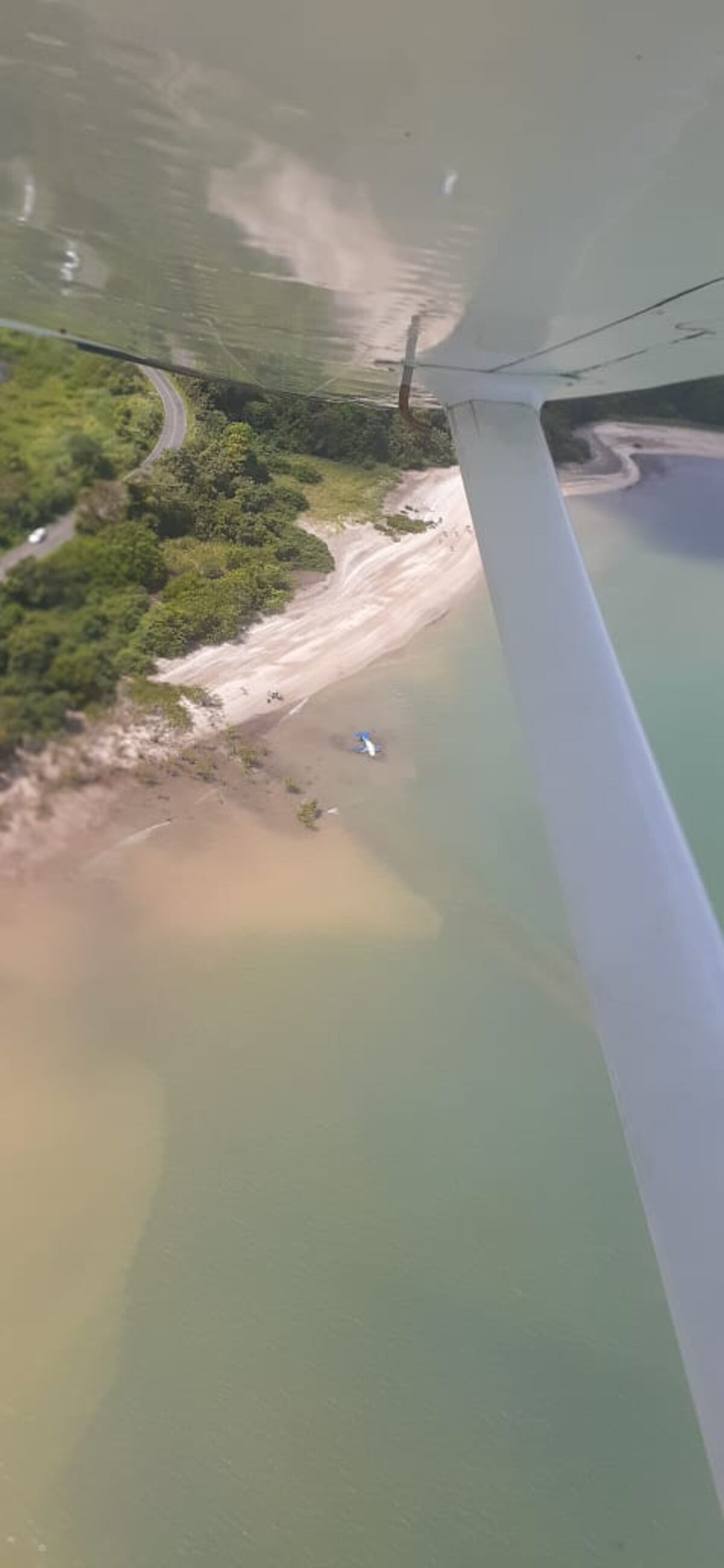 Última hora. Cae avioneta cerca de Veracruz. Fotos 