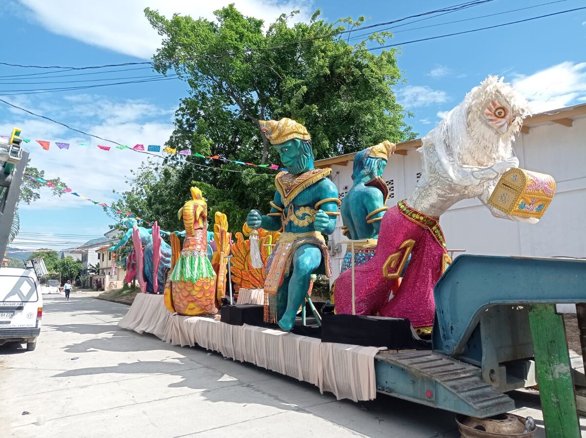 Si Ghana tiene su príncipe, Panamá tiene un faraón. Panameño triunfa en carnaval de Honduras