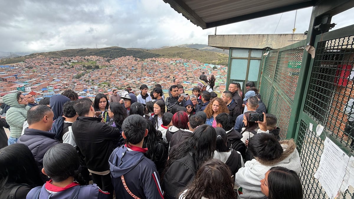 Petro y alcalde de Bogotá se agarran por evento en un colegio en plena recta electoral