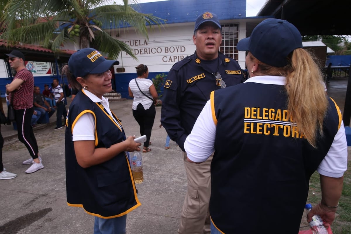 Fuero electoral salva a presidenta de mesa de ser detenida por la Policía