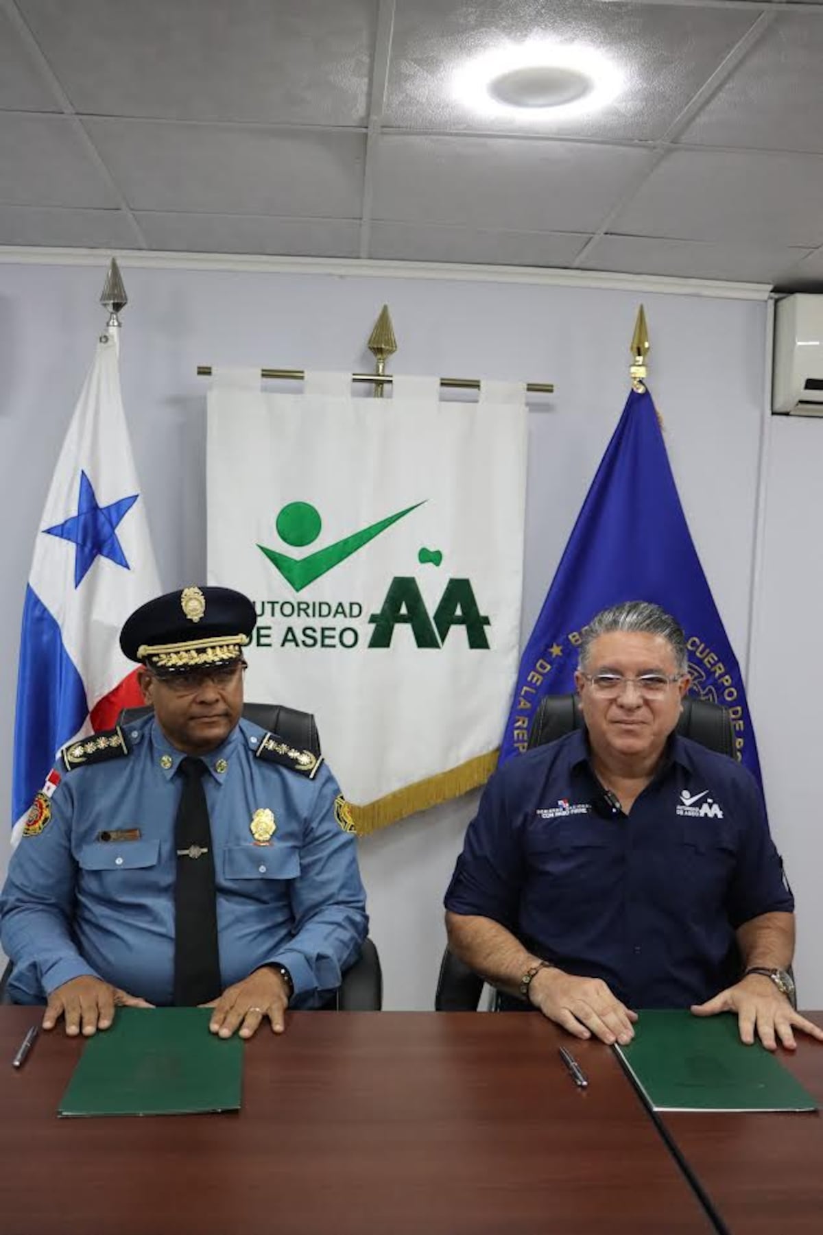 Alerta roja en Cerro Patacón: AAUD y Bomberos sellan pacto contra incendios