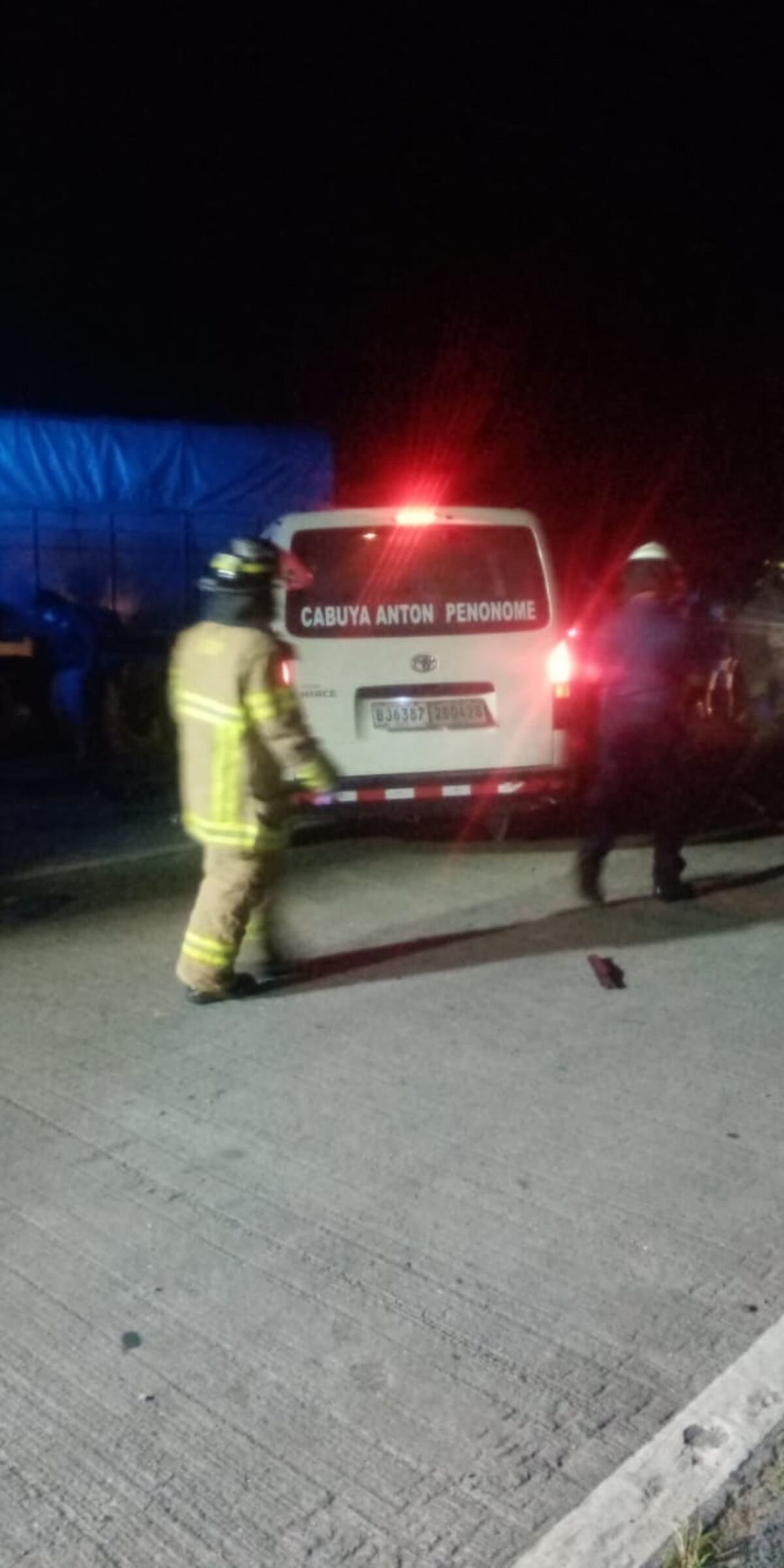 Busito de pasajeros choca con mula. Deja unos 13 heridos. Video