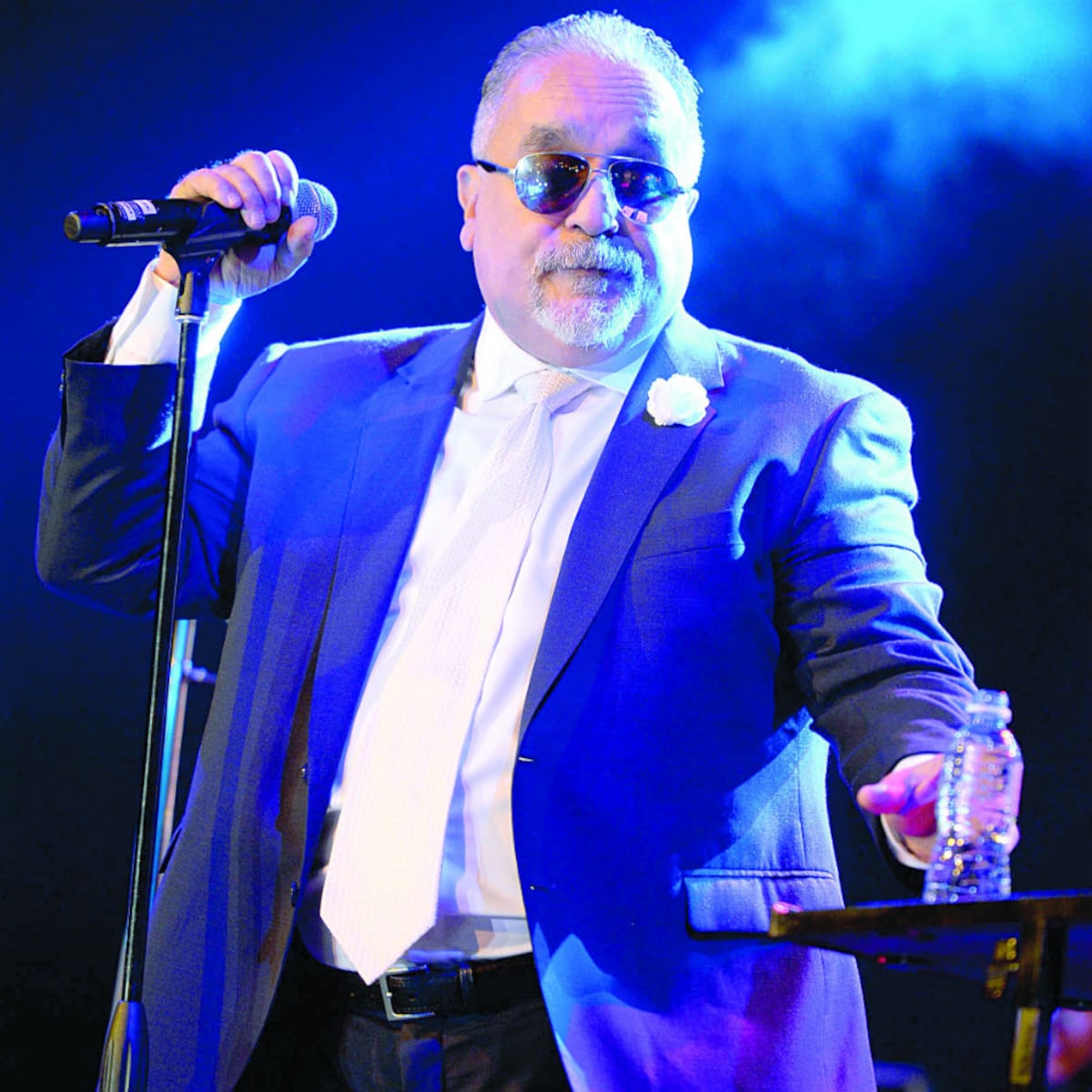 Willie Colón preocupa al mundo salsero tras reportes de hospitalización y Blades pide oraciones