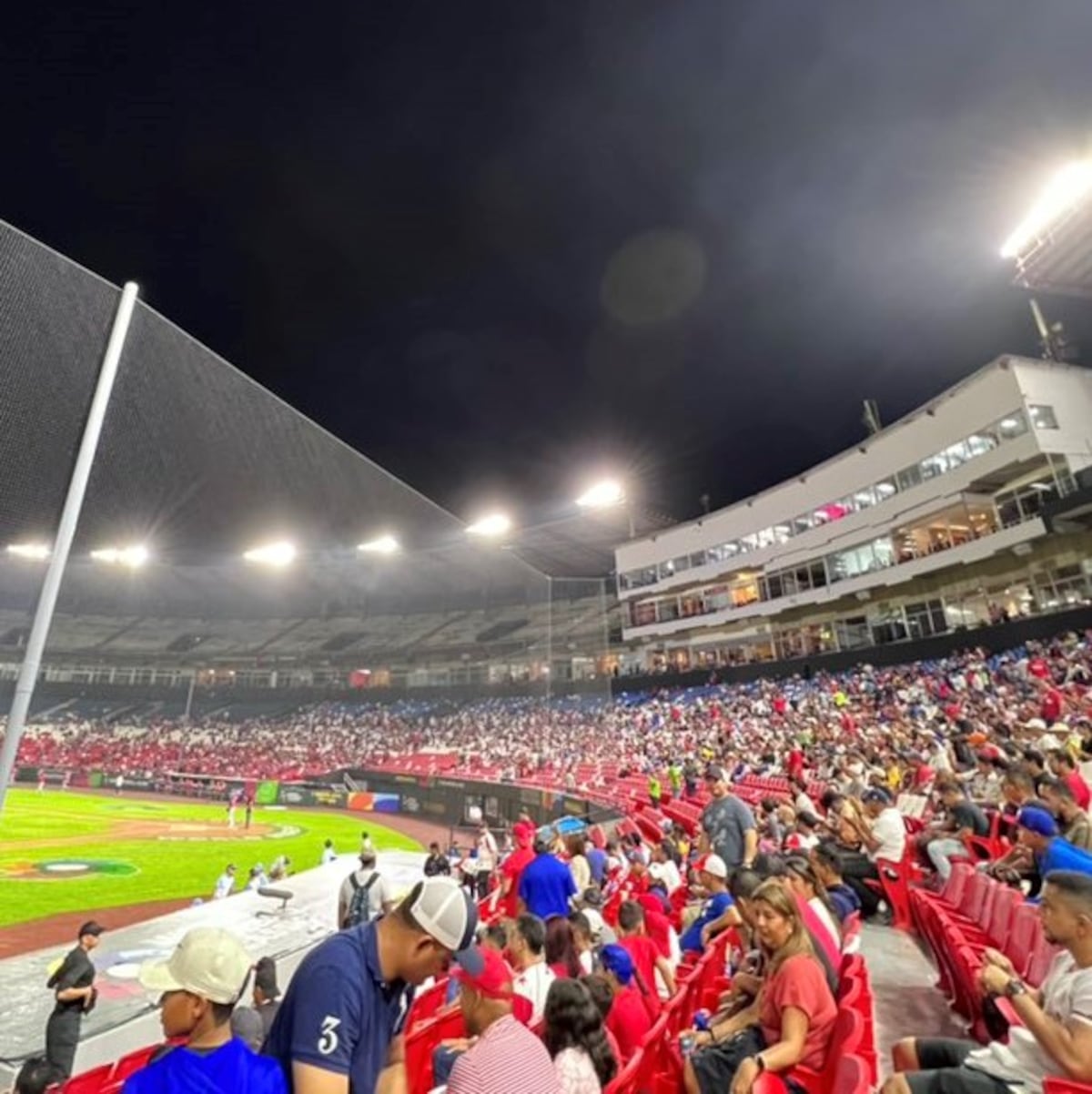 Buscan mejorar acceso y salida del Estadio Rod Carew para juego del martes