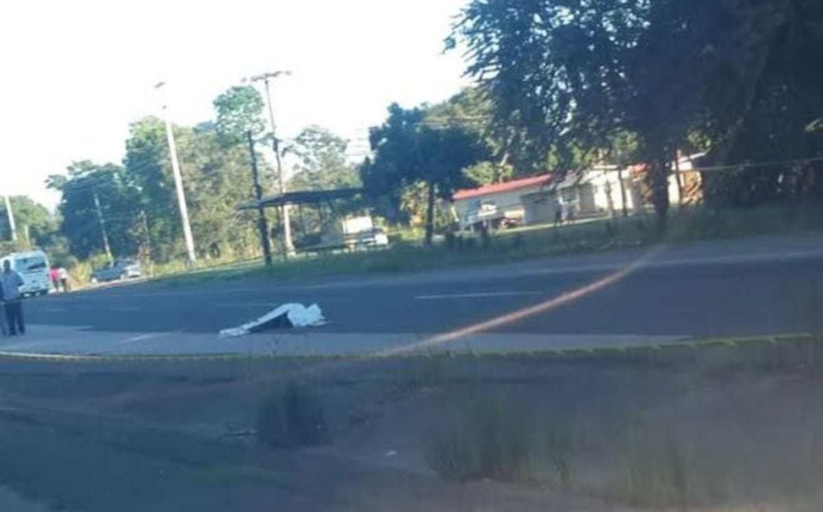 El abuelo no quiso utilizar el puente y fue arrollado