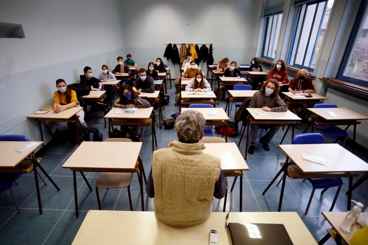 El Gobierno y las comunidades confirman que la vuelta a clase será presencial