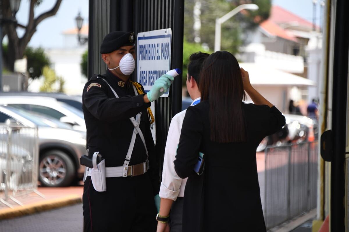 Aplican pruebas a dos funcionarias de la Presidencia por sospechas de Coronavirus. Activan Alerta. Video