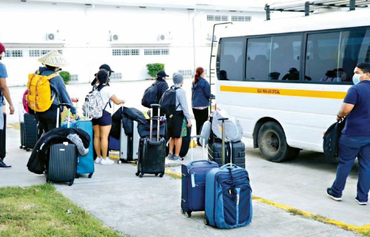 Regresan a casa jóvenes provenientes de China que estaban bajo observación por coronavirus  