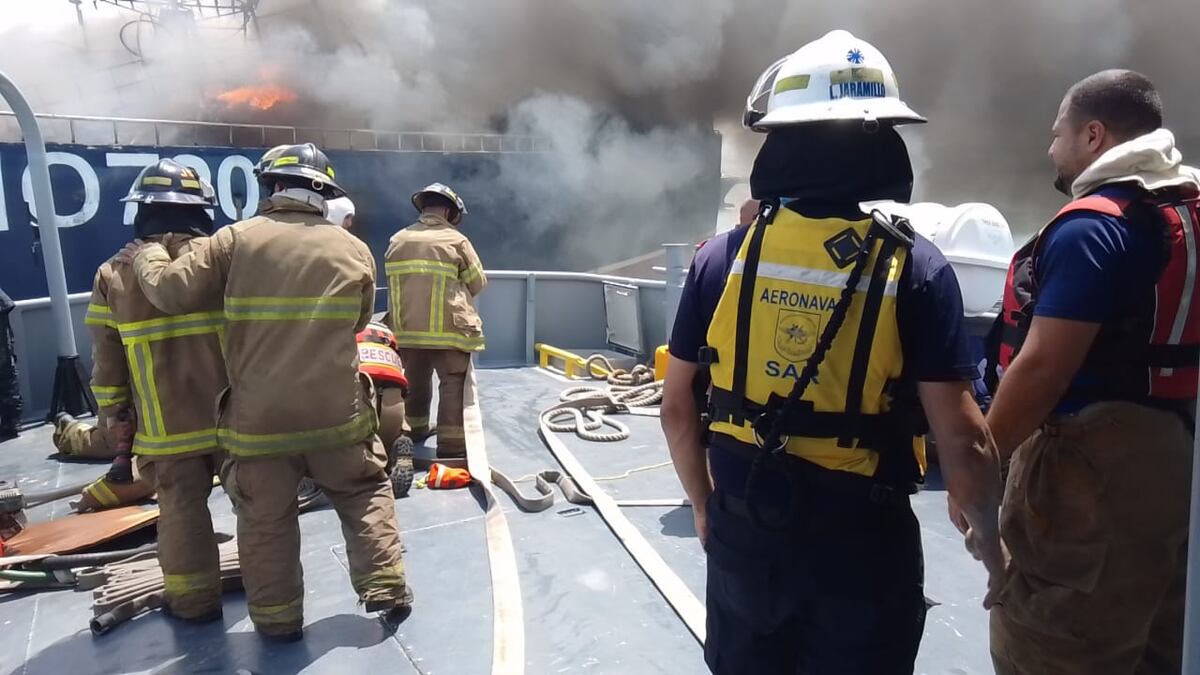 Por incendio de tres barcos pesqueros en Vacamonte. Autoridad Marítima de Panamá anuncia inicio de investigaciones