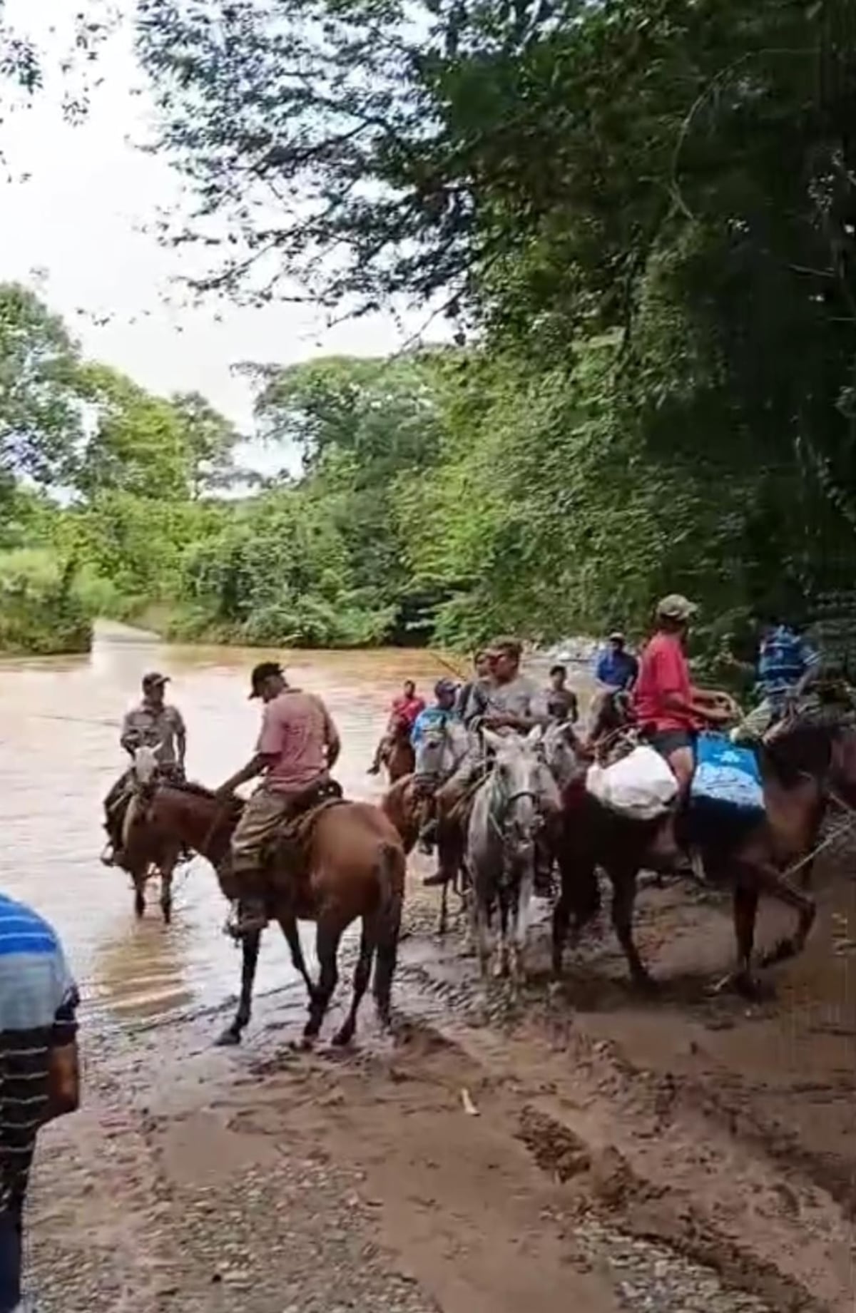 Exclusiva. ¡Niños, adultos mayores y hasta una mujer embarazada! Comunidad de La Patriota, Veraguas, clama por ayuda tras el terremoto; denuncian que las autoridades no han llegado