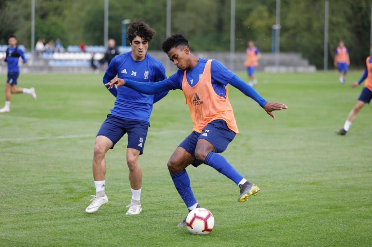 Panameño Bárcenas y el Real Oviedo aspiran a grandes cosas