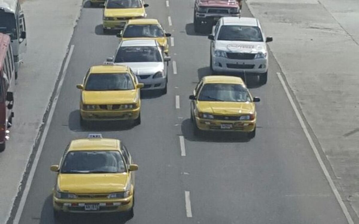 Taxistas de Pacora realizan caravana