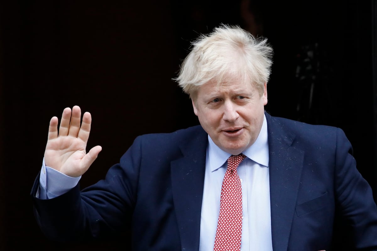 Primer ministro británico Boris Johnson abandona la unidad de cuidados intensivos