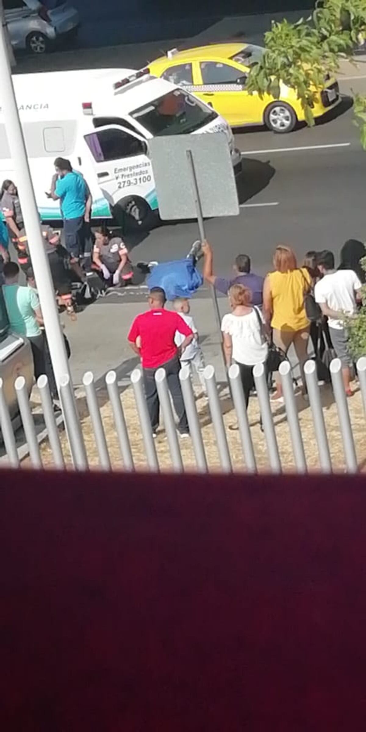 Lamentable. Hombre se lanza de estación del Metro de Los Andes Mall