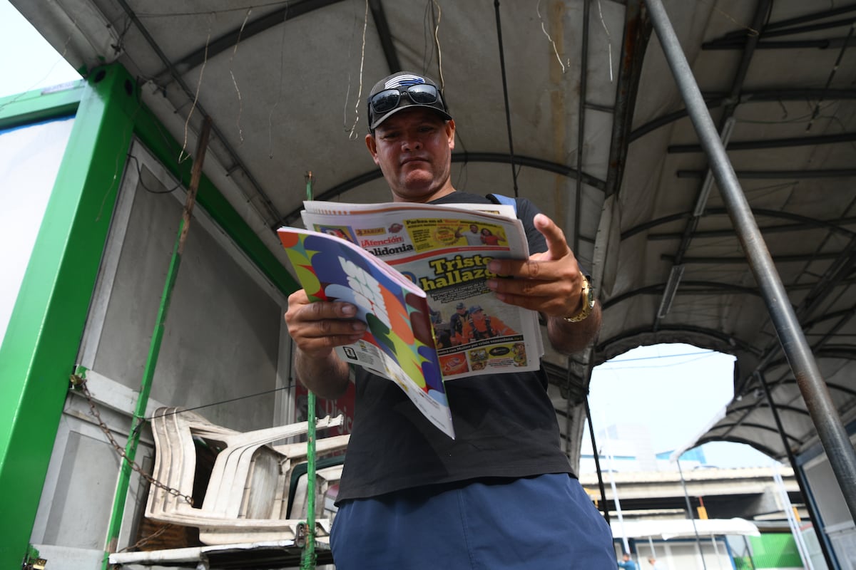 La fiebre mundialista sigue: fanáticos corren por Mi Diario y álbum Panini en Calidonia