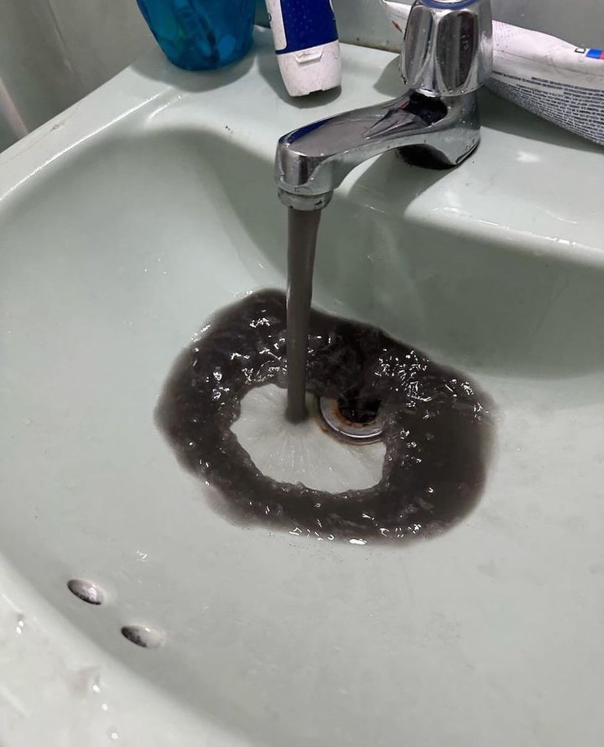 Alcaldesa de Arraiján denuncia contaminación del agua con aceite en varios corregimientos