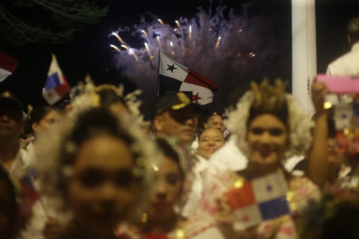 Panameños celebran 198 años de la Independencia de España