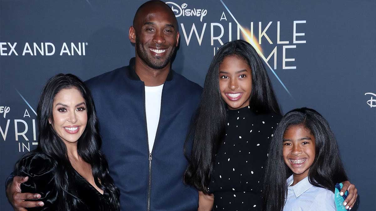 Tatuajes para el recuerdo. Viuda de Kobe Bryant se tatúa sus últimos mensajes y los de su hija fallecida