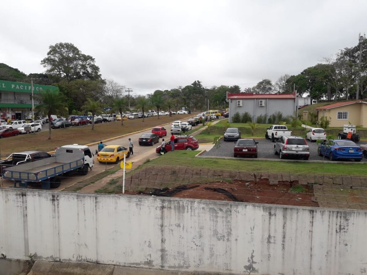 Varios cierres exigiendo bonos y bolsas de comida en los distritos de San Miguelito y La Chorrera