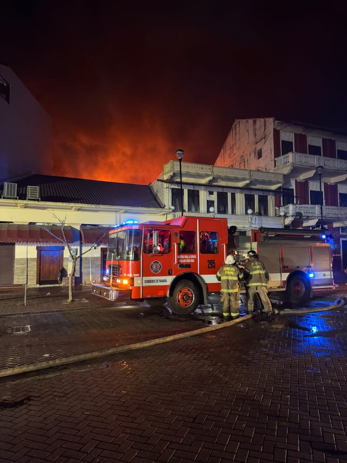 ‘Salgan porque se va a incendiar’: Barboni revela testimonio tras el fuego en San Felipe; Chandler y Chong piden investigar los tres siniestros