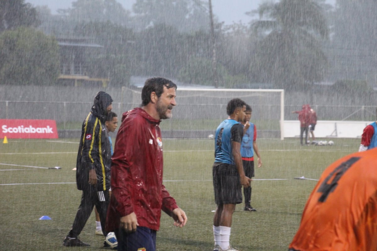 Con lluvia y sol, Christiansen conoce el talento chiricano