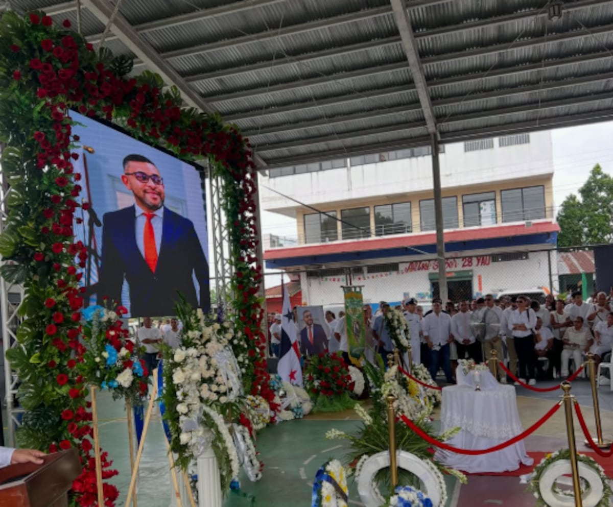 ‘Mi hijo no merecía morir así’: entre lágrimas, la madre de Héctor Sambrano pidió justicia durante su último adiós