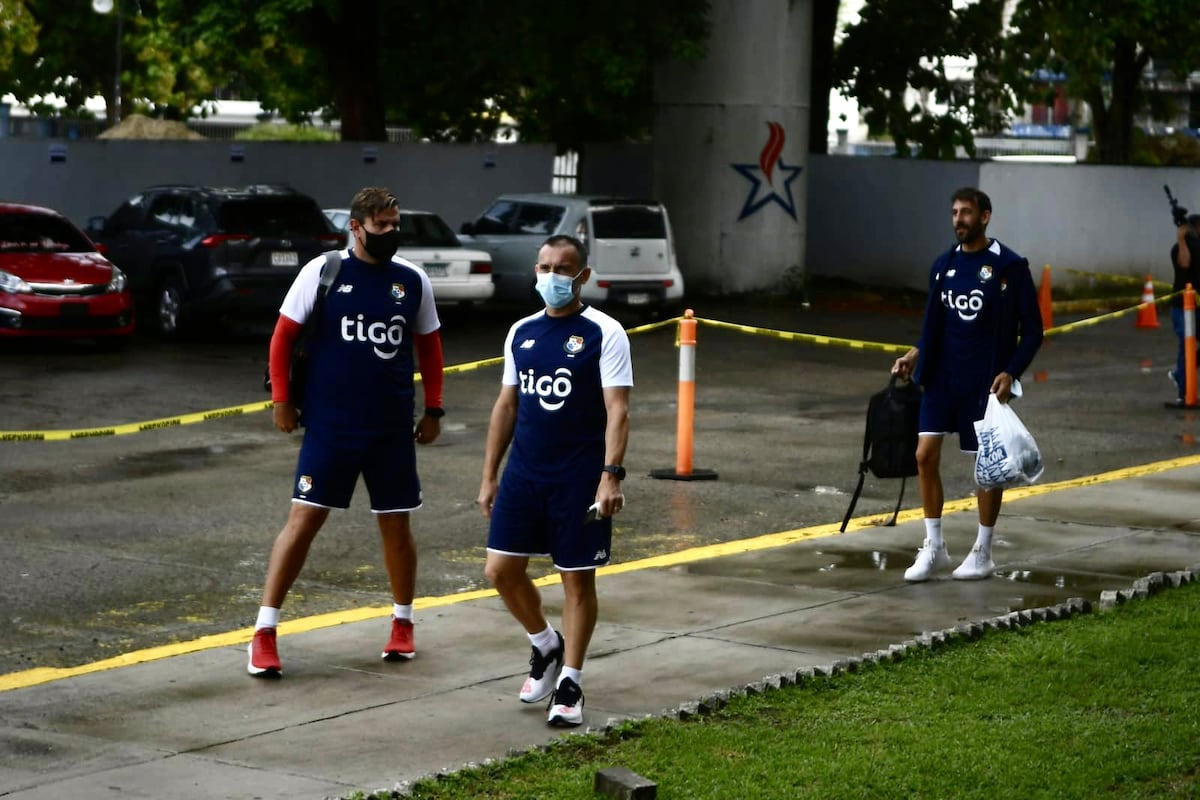 Amir Murillo recibe segunda dosis de la vacuna previo al partido contra México