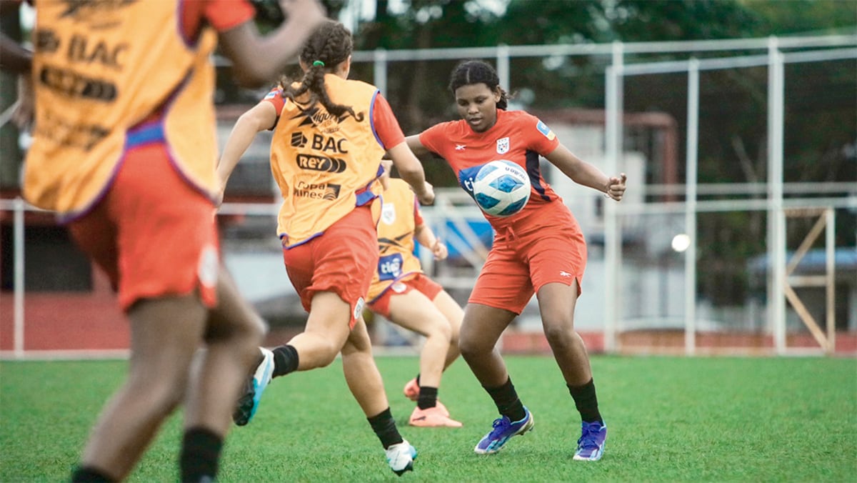 Entrenamiento a tope: La Sub-17 femenina se enfoca en sus rivales de enero 