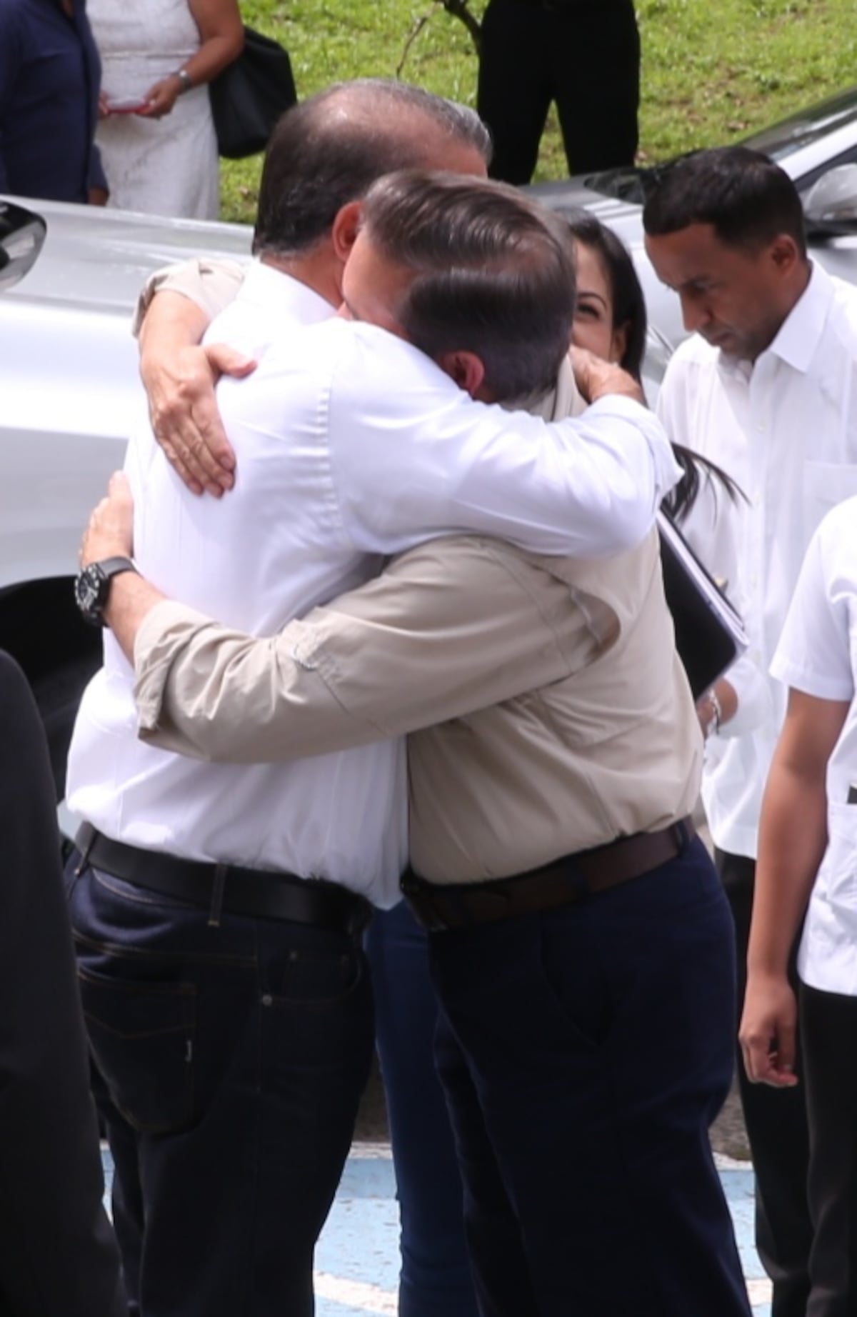 Ministro critica que lloran cuando la comida sube un centavo, pero llenan conciertos: ‘Compran una botella y la traquean en un baile y a nadie le duele’