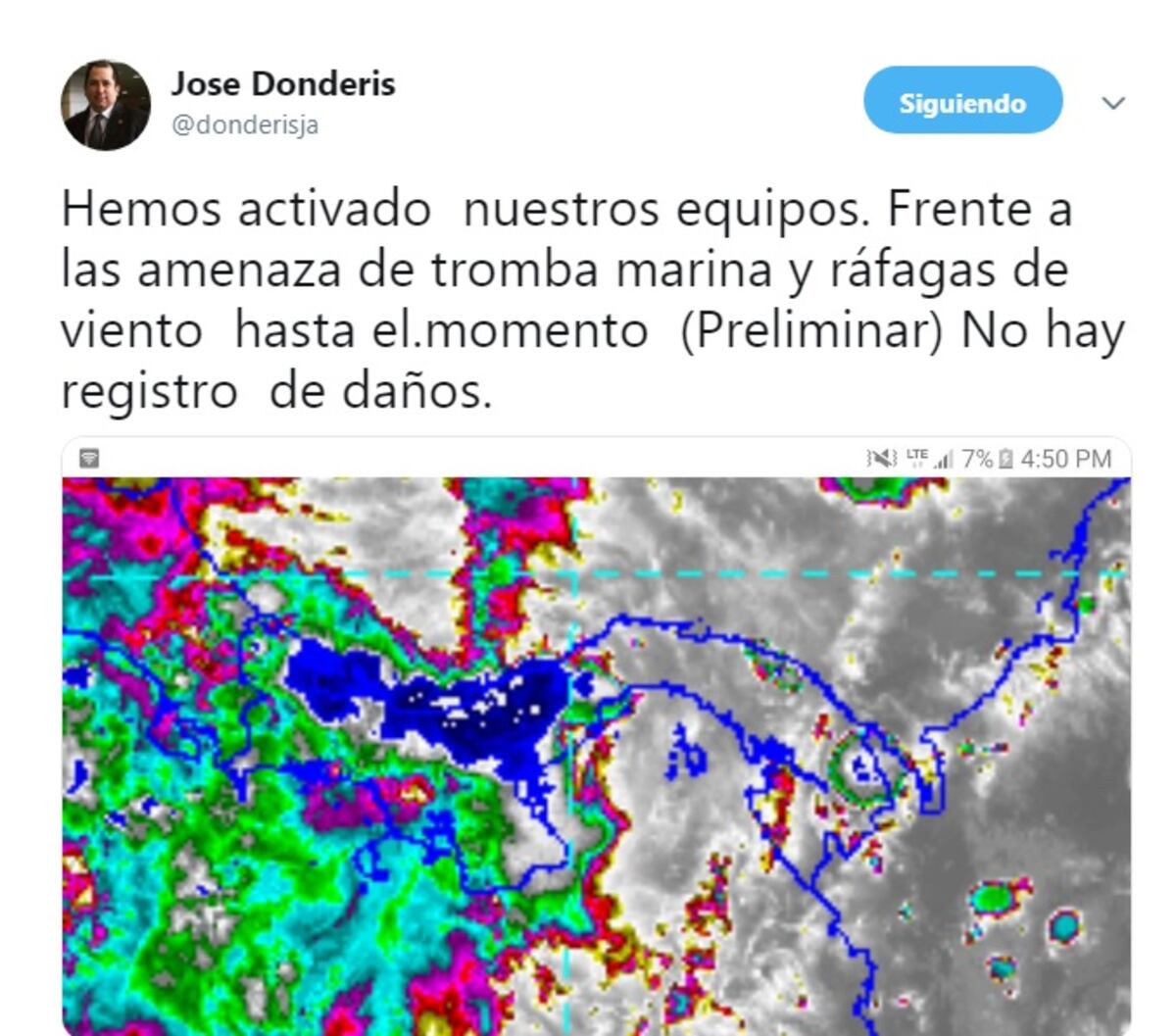 Donderis regaña a los que se arriesgan filmando temporal. Rescatan a más de 10 atrapados tras crecida de río