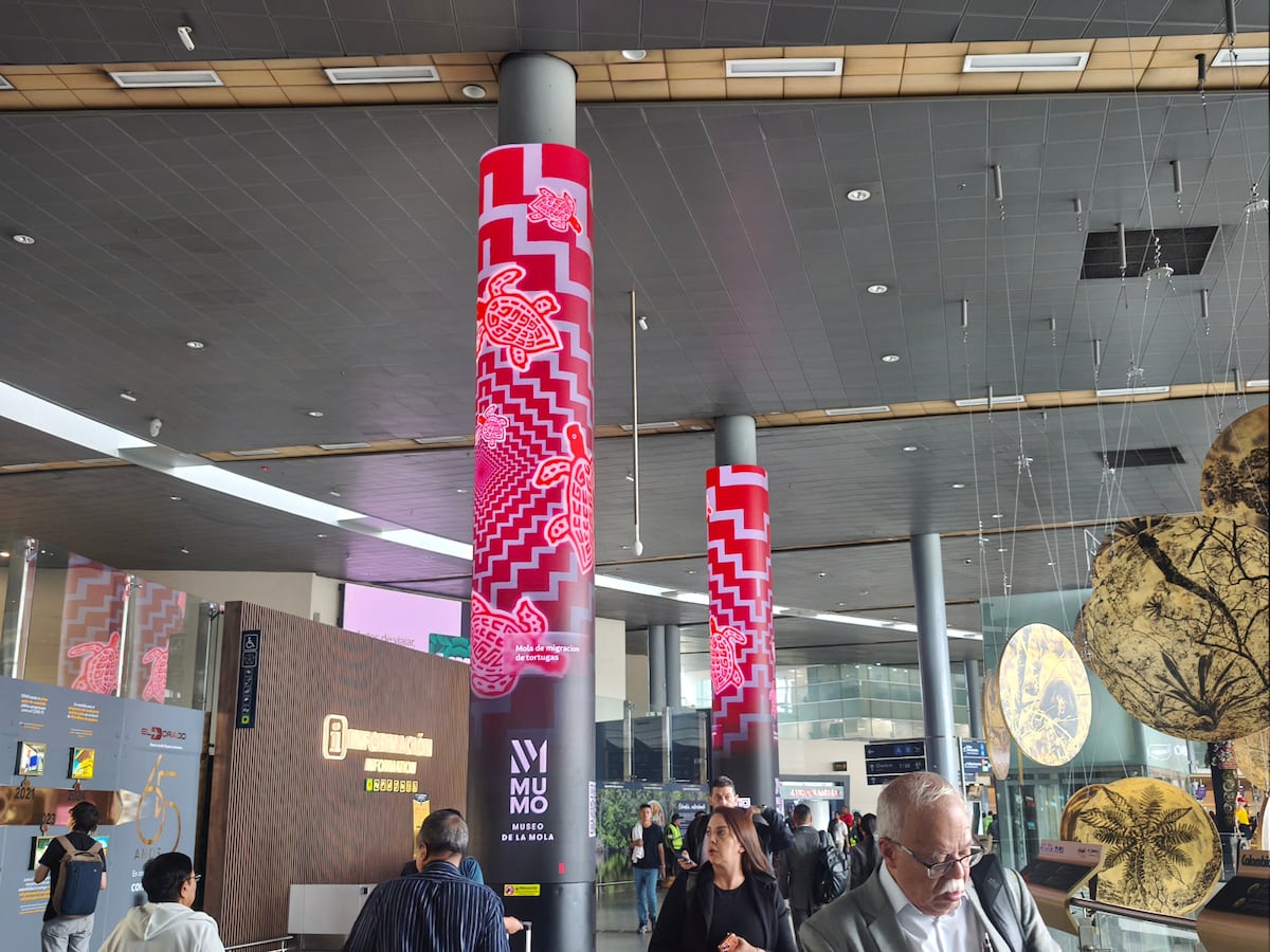 ¡La mola cruza fronteras! Destacan la cultura Guna en aeropuerto de Bogotá
