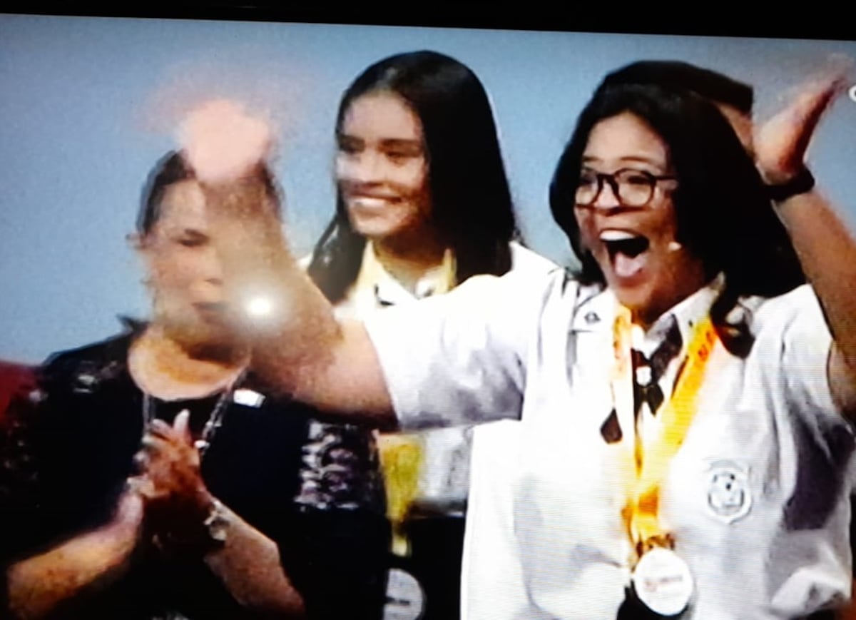 Se lleva más de $80 mil en premios. Salma Gómez, del Guillermo Endara, gana Concurso Nacional de Oratoria. Video