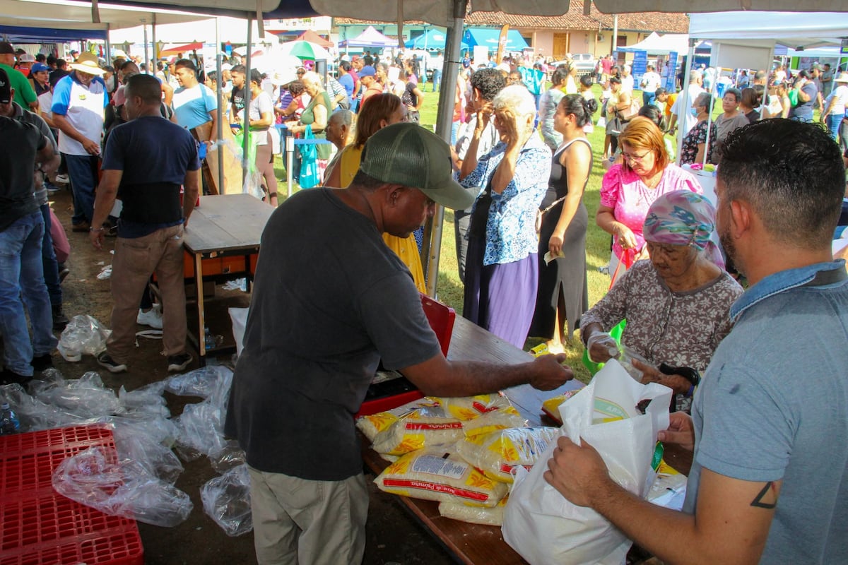 Gobierno reducirá gasto en canasta navideña con productos nacionales y distribución organizada