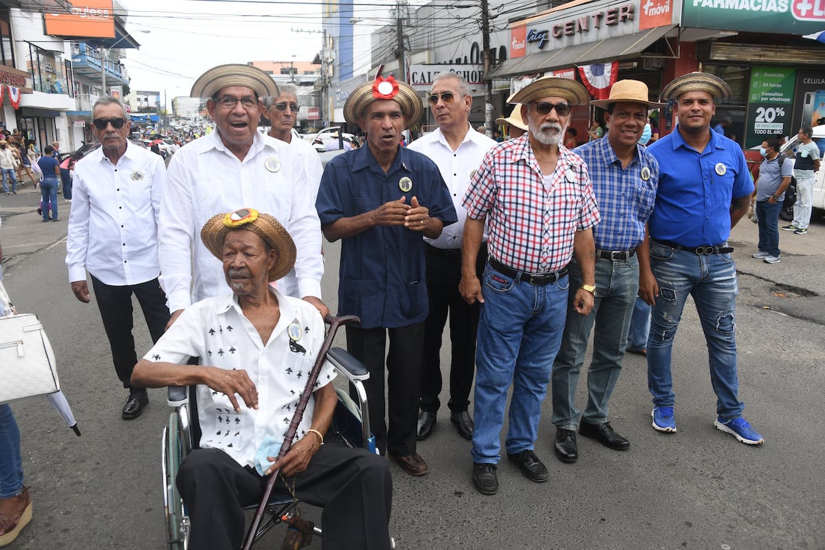 Gala cultural. Chorreranos disfrutaron del desfile de danzas folclóricas