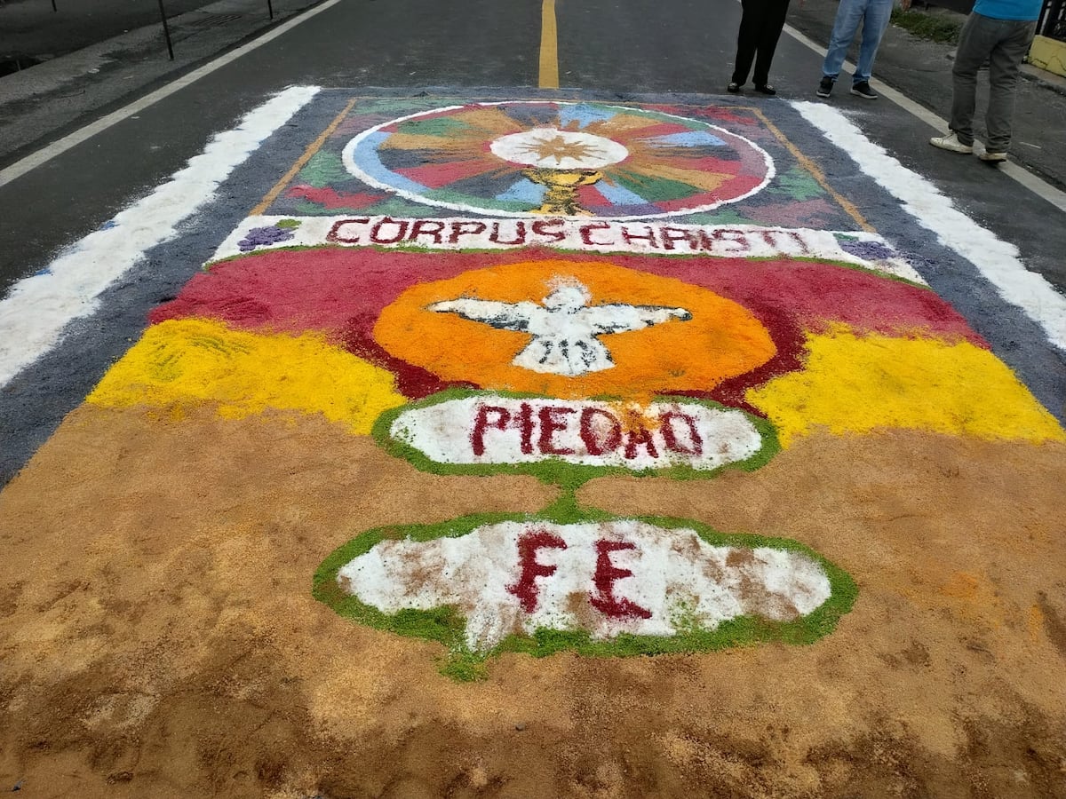 Corpus Christi llenó de fe y color las calles de Santiago