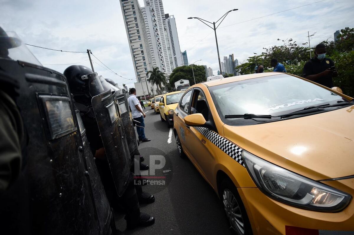 Gobierno llama a un diálogo a los transportistas, tras anuncio de paro  nacional el próximo lunes